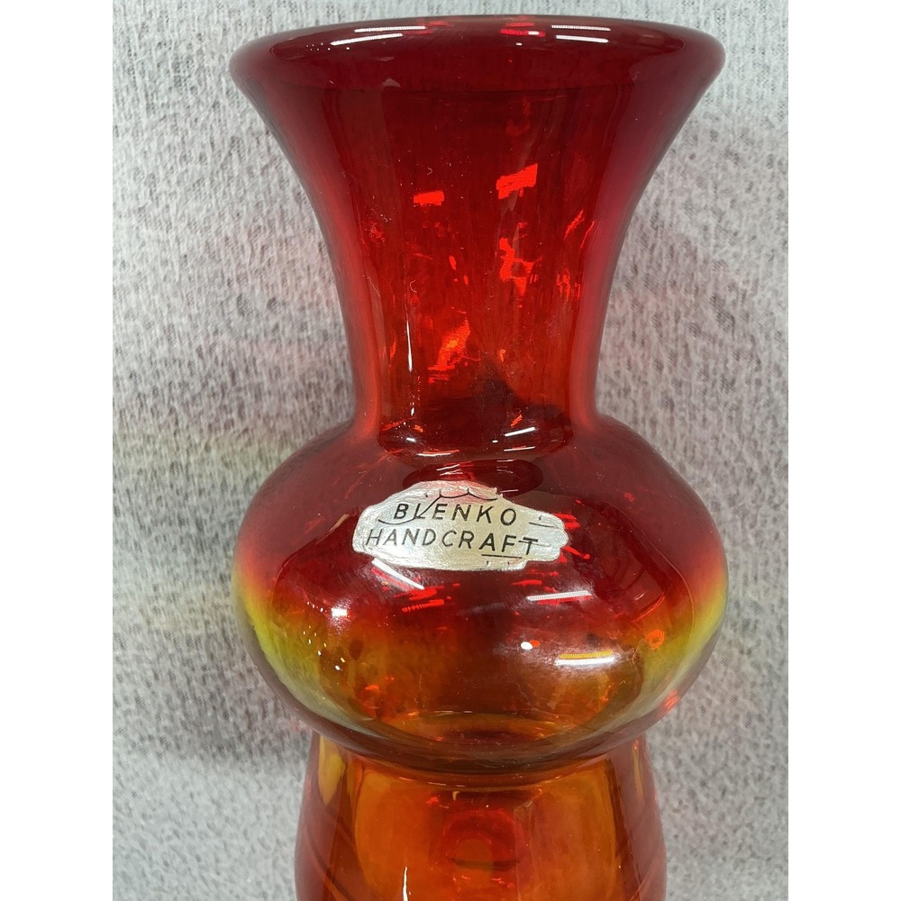 Blenko Handcraft Red Ombre Vase Mid-Century Modern Hand Blown Glass Vintage - Picture 2 of 7